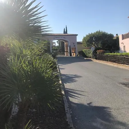 Au Domaine Du Golf Yourhosthelper