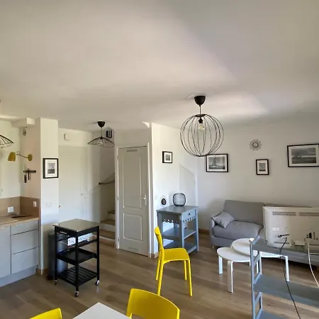 Au Domaine Du Golf Yourhosthelper * ロクブリューヌ・シュル・アルジャン