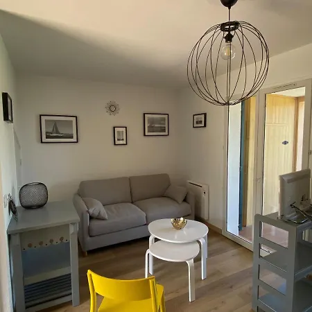 Au Domaine Du Golf Yourhosthelper * ロクブリューヌ・シュル・アルジャン